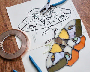 Stained Glass Pattern: Wide Eye Moth pdf