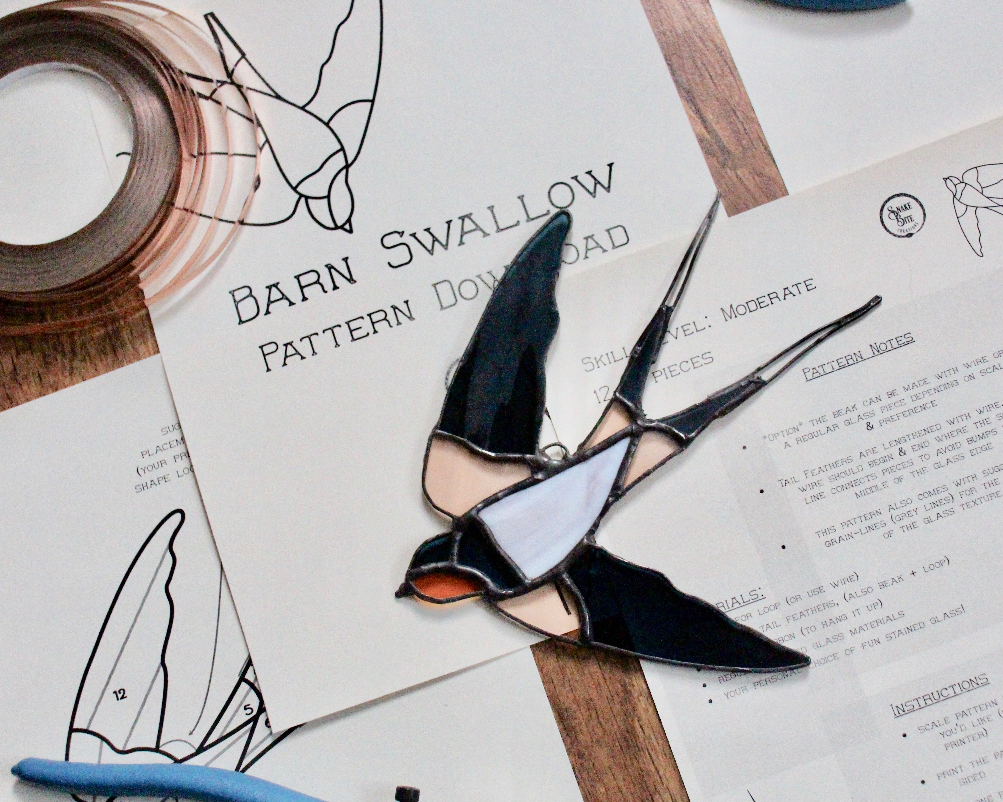 Stained Glass Pattern: Barn Swallow Bird in Flight pdf