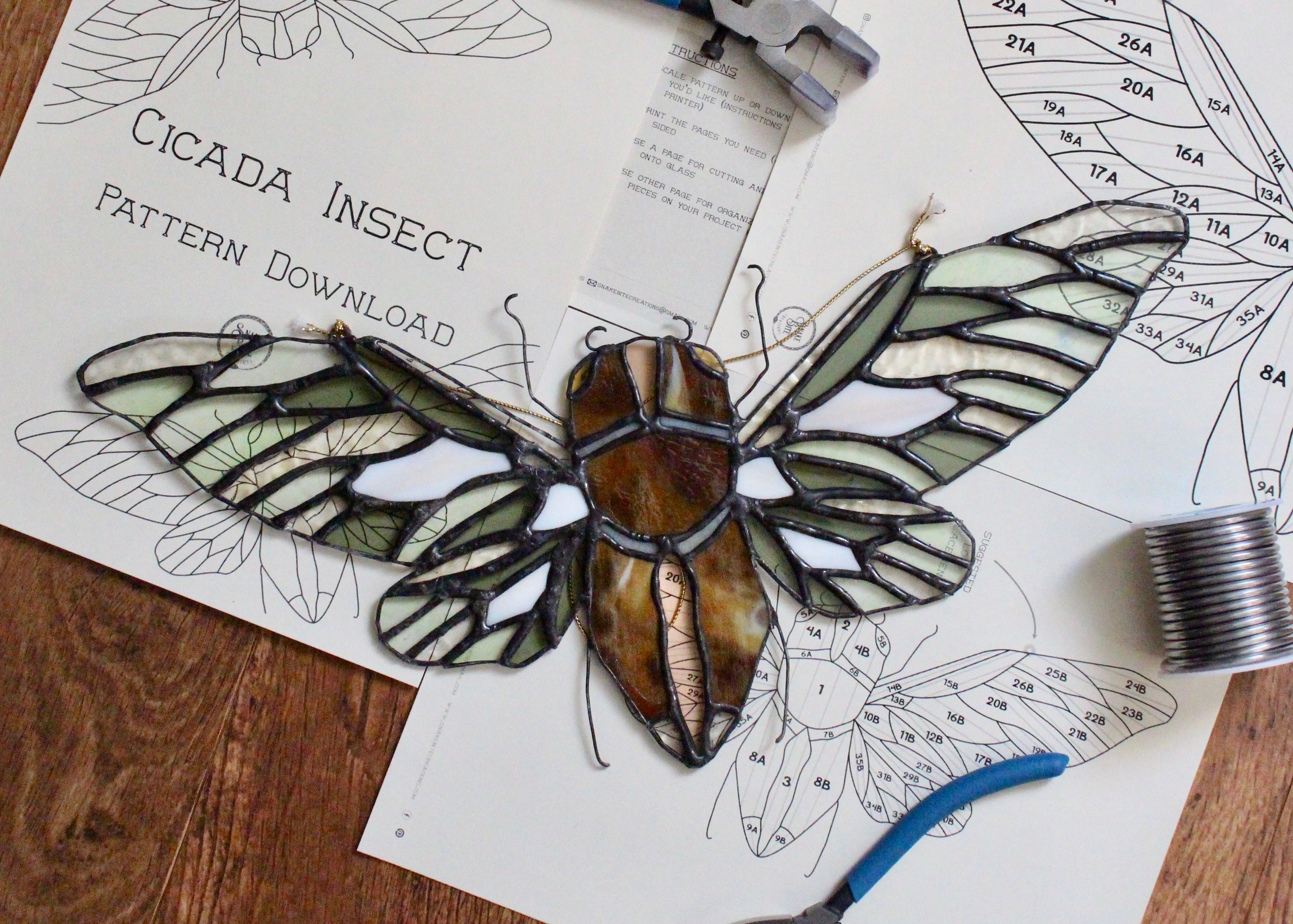 Stained Glass Pattern: Cicada Insect pdf